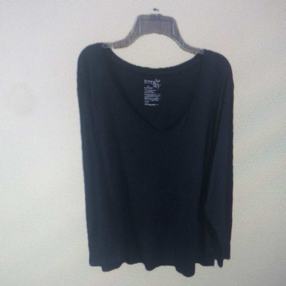 Terra & Sky Black V-Neck Long Sleeve Top